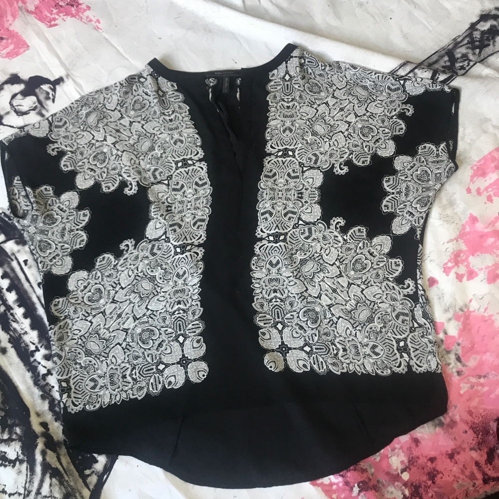 BCBGMAXAZRIA print top